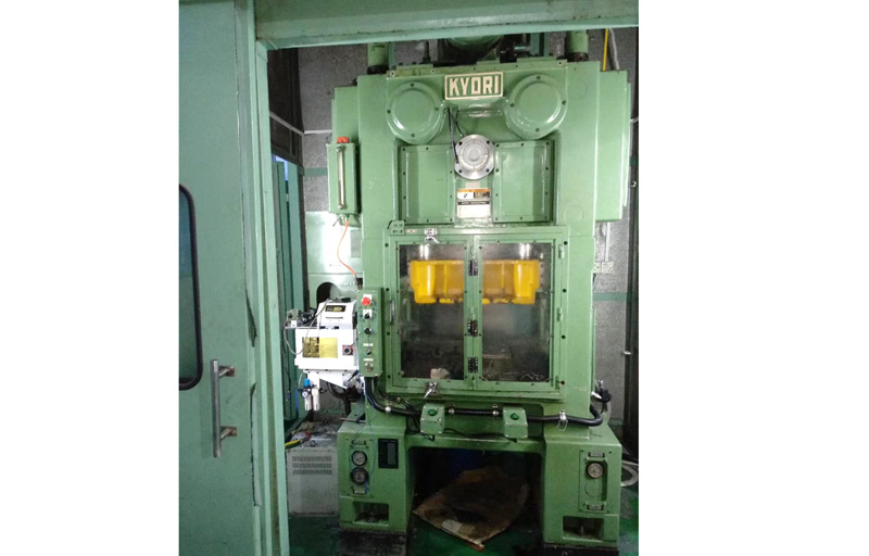 Japan KYORI punching machine with JoeSure high-speed gripper feeder